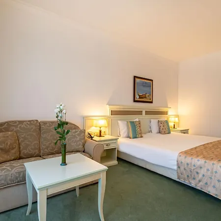 Helena Park Resort 5*