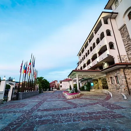 Resort Helena Park 5*